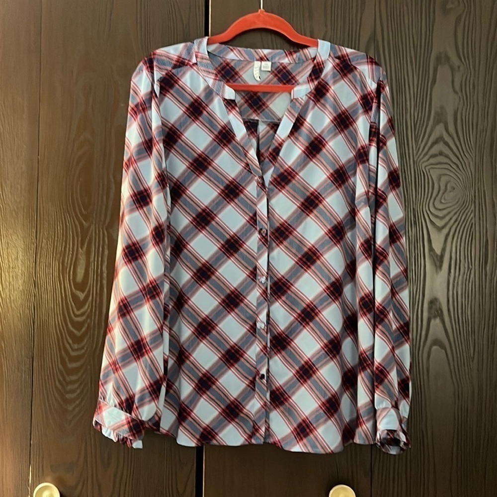 Elle light blue/ red long sleeved blouse. Lightweight. Size XXL